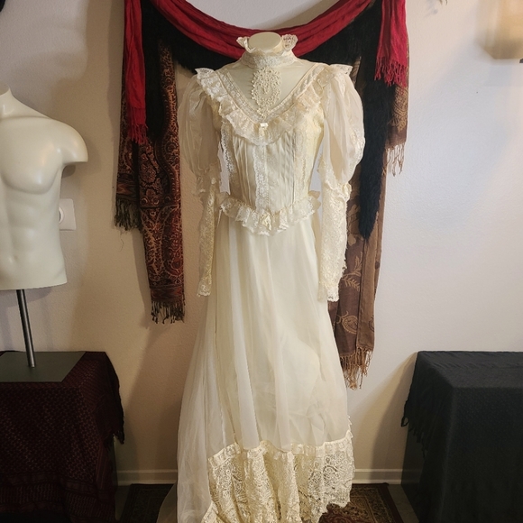 Vintage Customized Ghost Bride Dress 👰 - Picture 1 of 4
